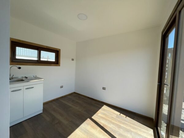 106.-Cabana-Jocsan-24m2.jpeg Conteneur Modulaire Jocsan 8x3m – 24m²