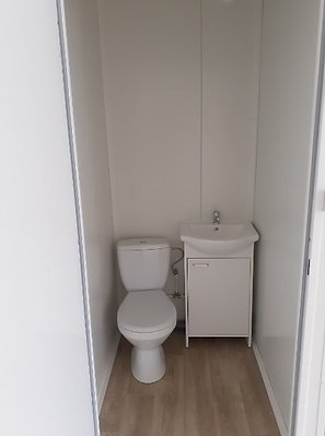 Container Bureau aménagé de 18 m2 avec Toilettes