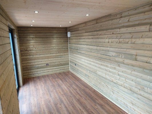 Module Container Aménagé – avec bardage en bois massif (14 m2)