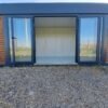 Module Préfabriqué de 13 m2 – Bardage Bois, Toit Plat + Façade Vitrée