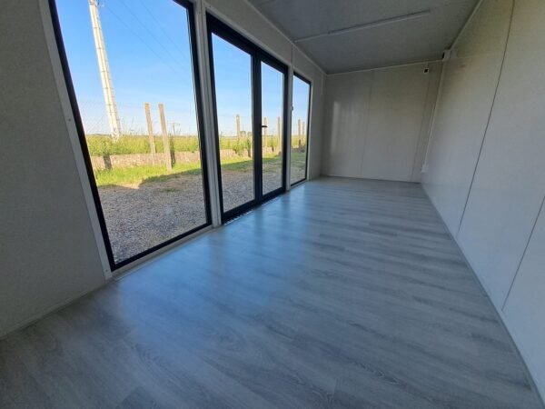 Module Préfabriqué de 13 m2 – Bardage Bois, Toit Plat + Façade Vitrée