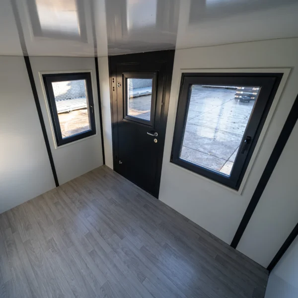 Container bureau anthracite 4x2m avec double porte et fenêtre