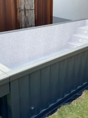 Piscine en conteneur de 6m x 2.4m avec éclairage LED