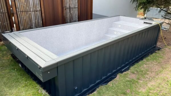 IMG_2908-2.jpg Piscine en conteneur de 6m x 2.4m avec éclairage LED